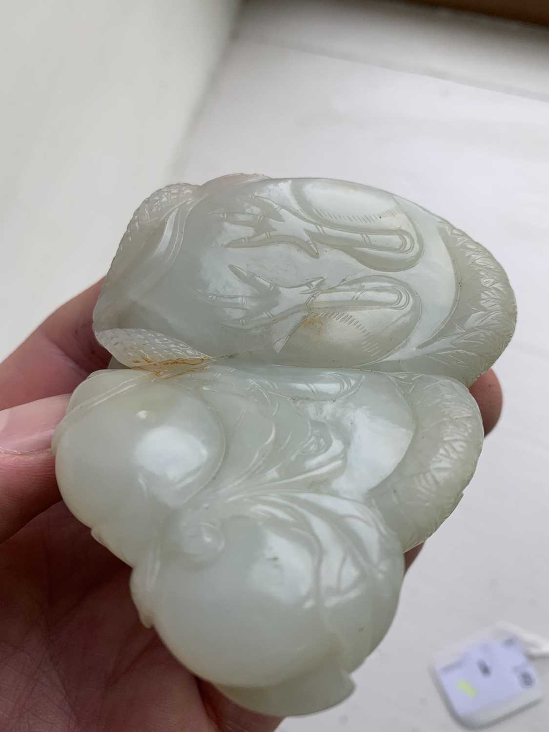 A Chinese carved celadon jade group of quail, Qing Dynasty, 18th/19th century. - Image 13 of 19