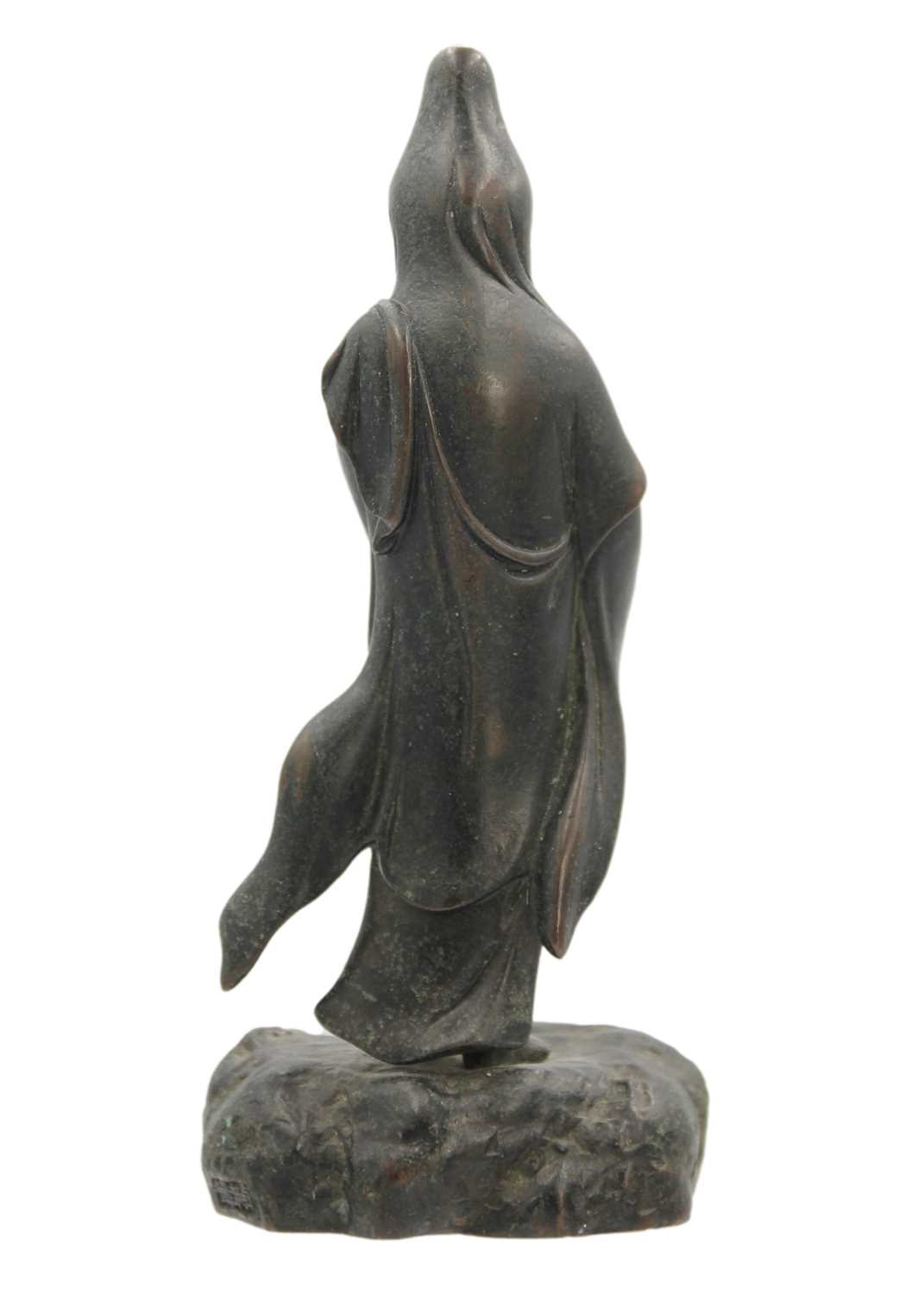 A Chinese bronze figure of Guanyin, Qing Dynasty, 19th century, - Image 3 of 4