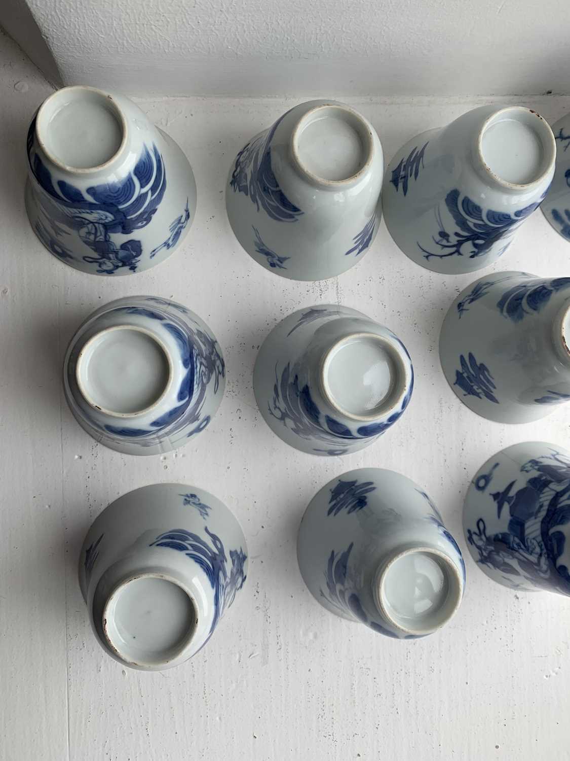 A set of Chinese blue and white porcelain cups, covers and stands, 18th century. - Image 30 of 41