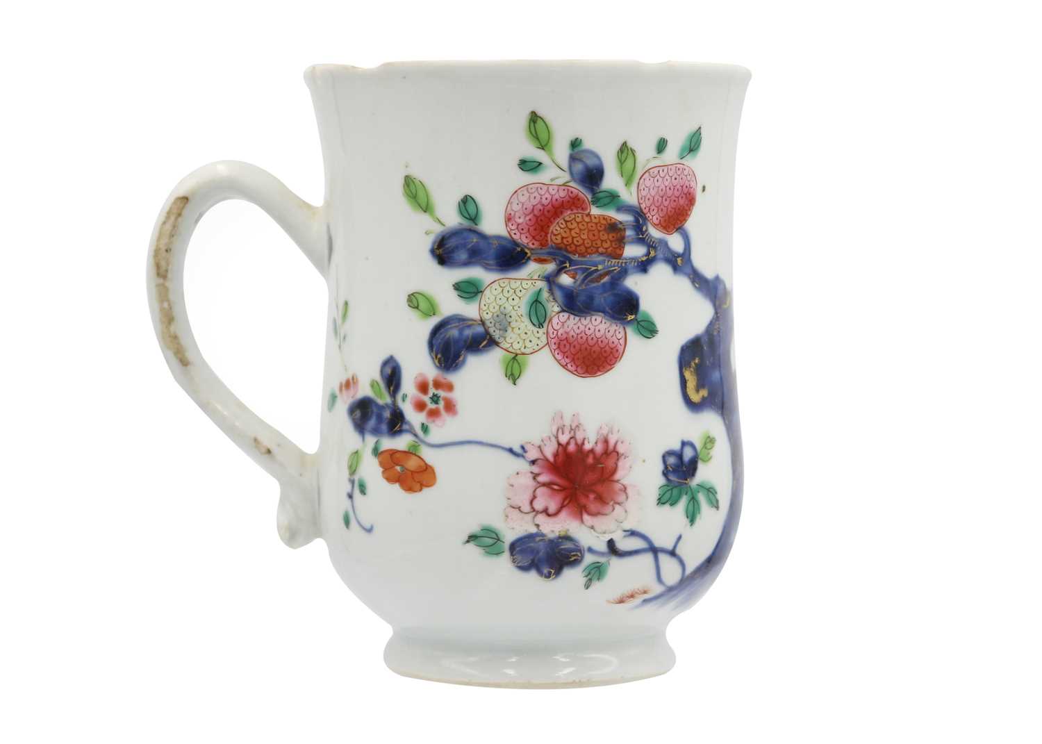 A large Chinese export porcelain mug, 18th century. - Image 3 of 6