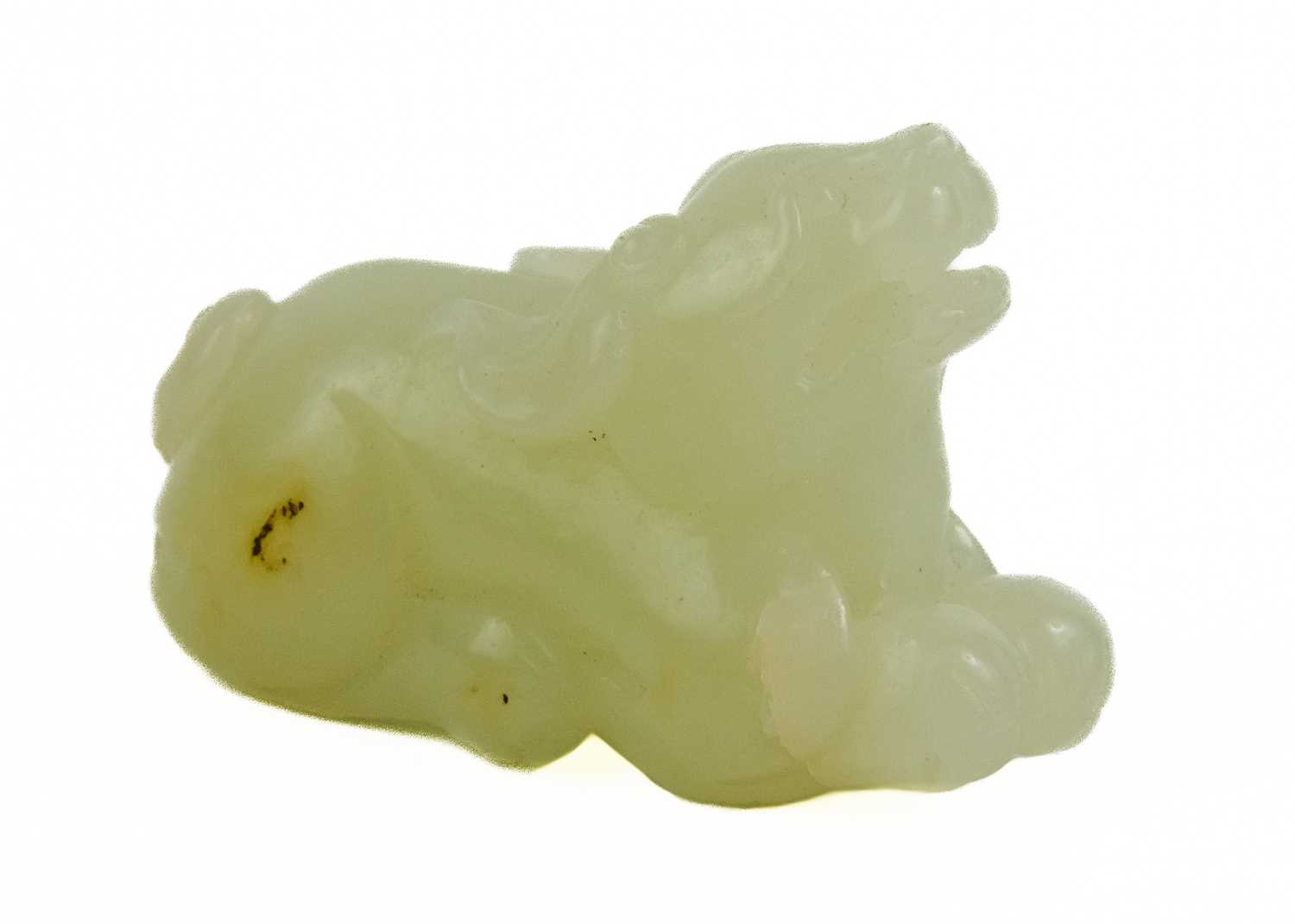 A Chinese jade Pixiu, late Qing Dynasty. - Image 2 of 5