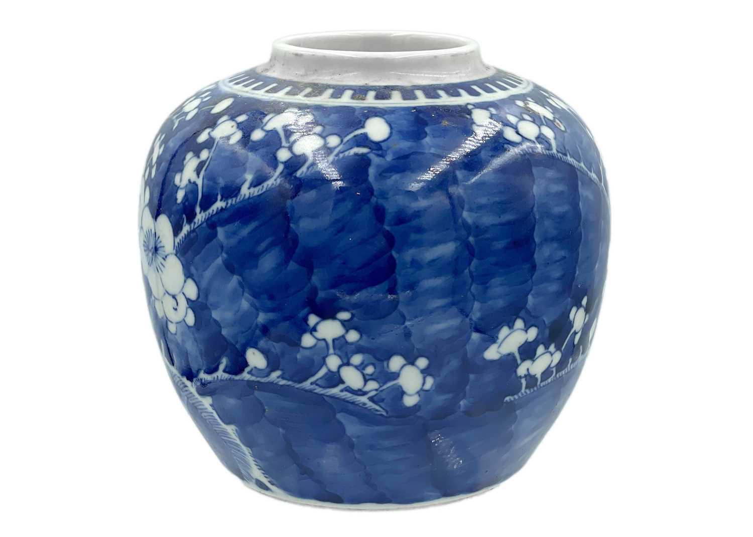 A large Chinese crackle glaze vase, early-mid 20th century. - Image 7 of 14