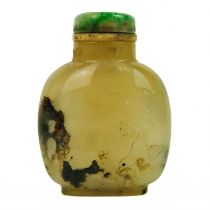 A Chinese agate snuff bottle, Qing Dynasty, early-mid 19th century.