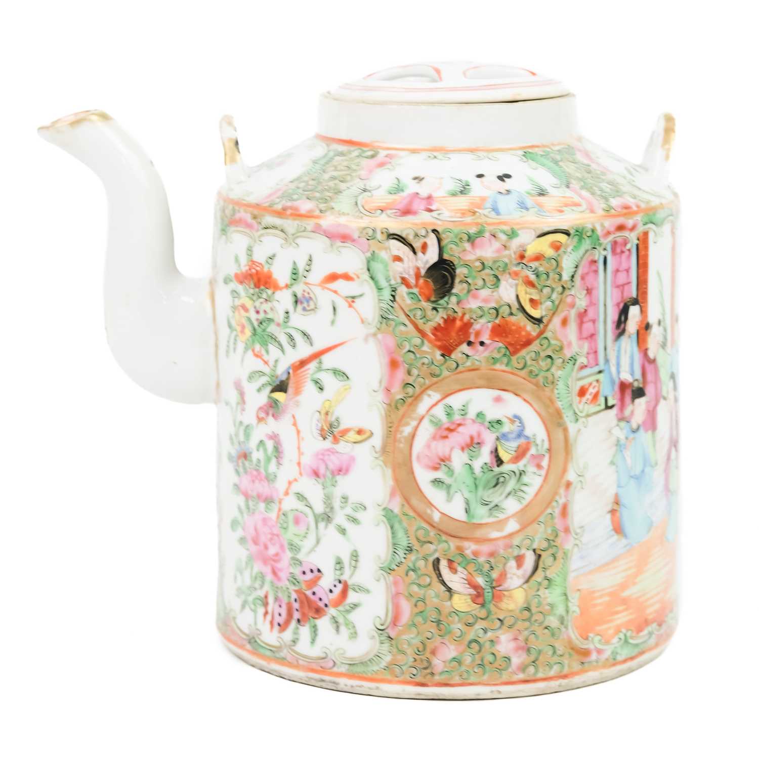 A Chinese Canton porcelain teapot, 19th century. - Image 2 of 7