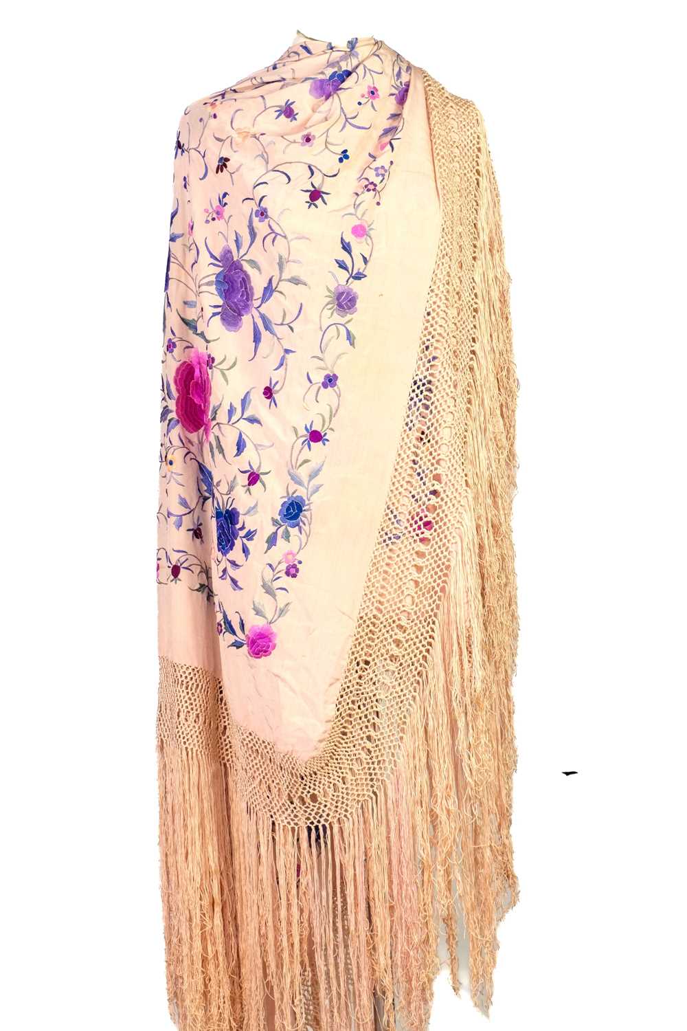 A Chinese silk embroidered light pink shawl, 20th century.
