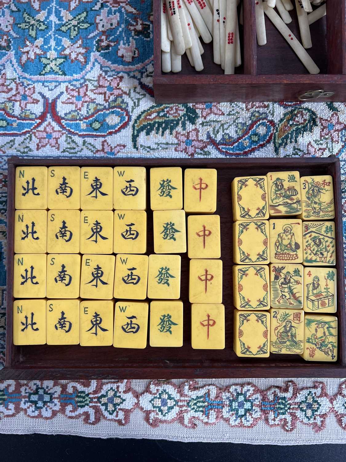 A mahogany cased mahjong set. - Image 9 of 12