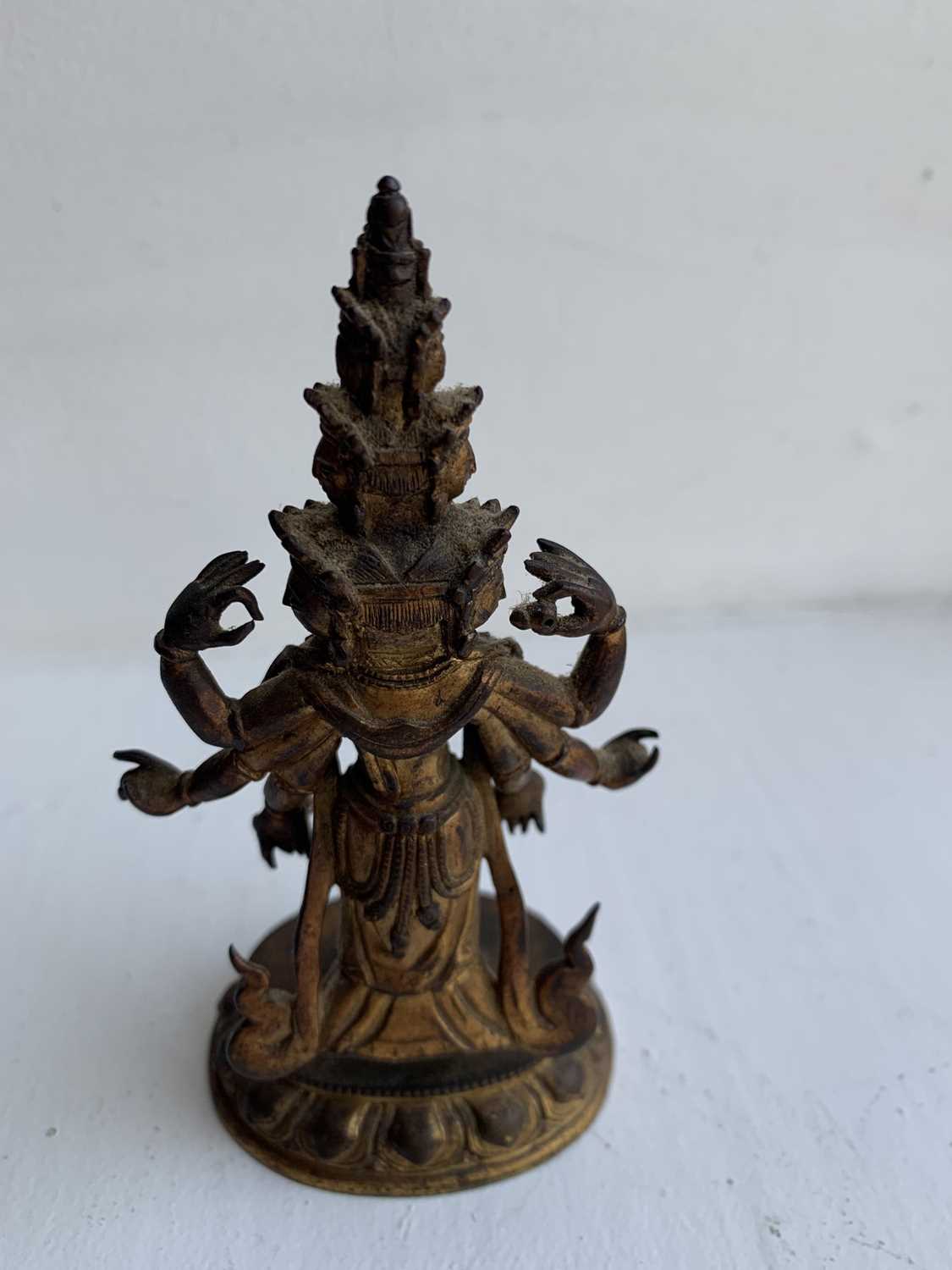 A Sino-Tibetan gilt bronze figure of Avalokitesvara, 18th/19th century. - Image 16 of 17