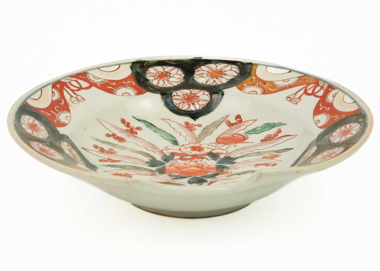 A Japanese Imari porcelain barbers bowl, late 19th/early 20th century. - Image 2 of 10