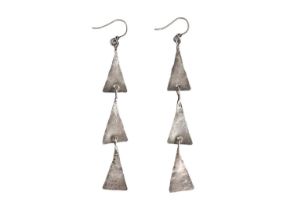 Breon O'CASEY (1928-2011) Silver drop earrings, three triangles