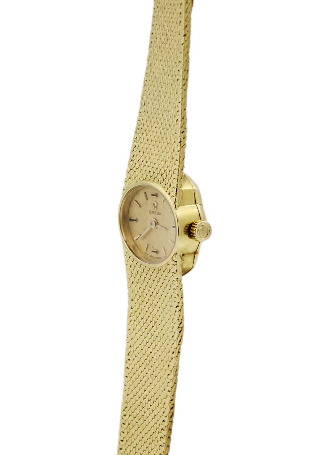 OMEGA - An 18ct lady's bracelet quartz wristwatch with replacement quartz movement. - Image 2 of 4