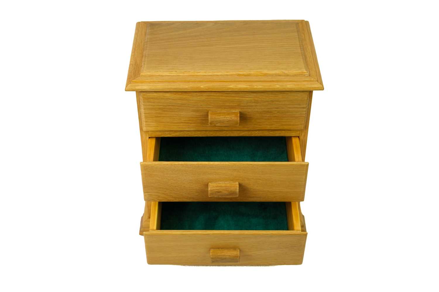 Prenntek Designs. An oak jewellery box in the form of a chest of drawers - Image 4 of 4