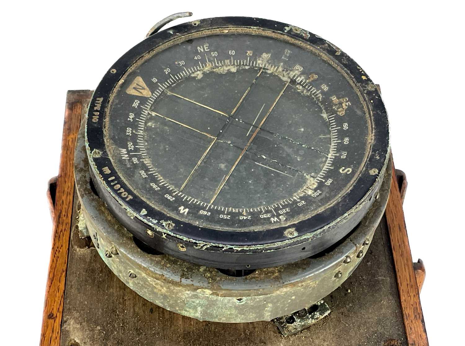 A WWII oak cased Air Force compass. - Image 4 of 5