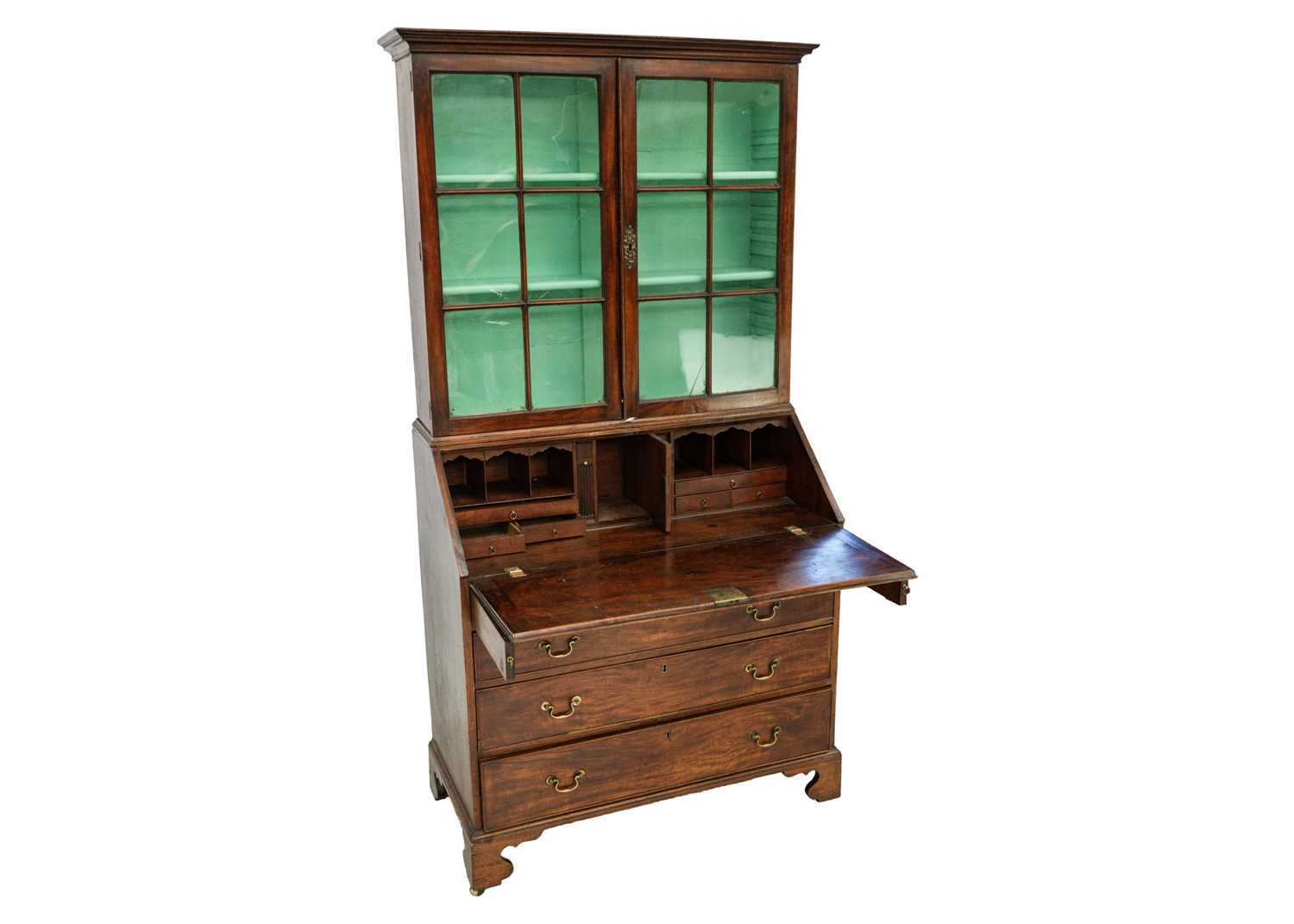 A George III mahogany bureau bookcase. - Bild 4 aus 5