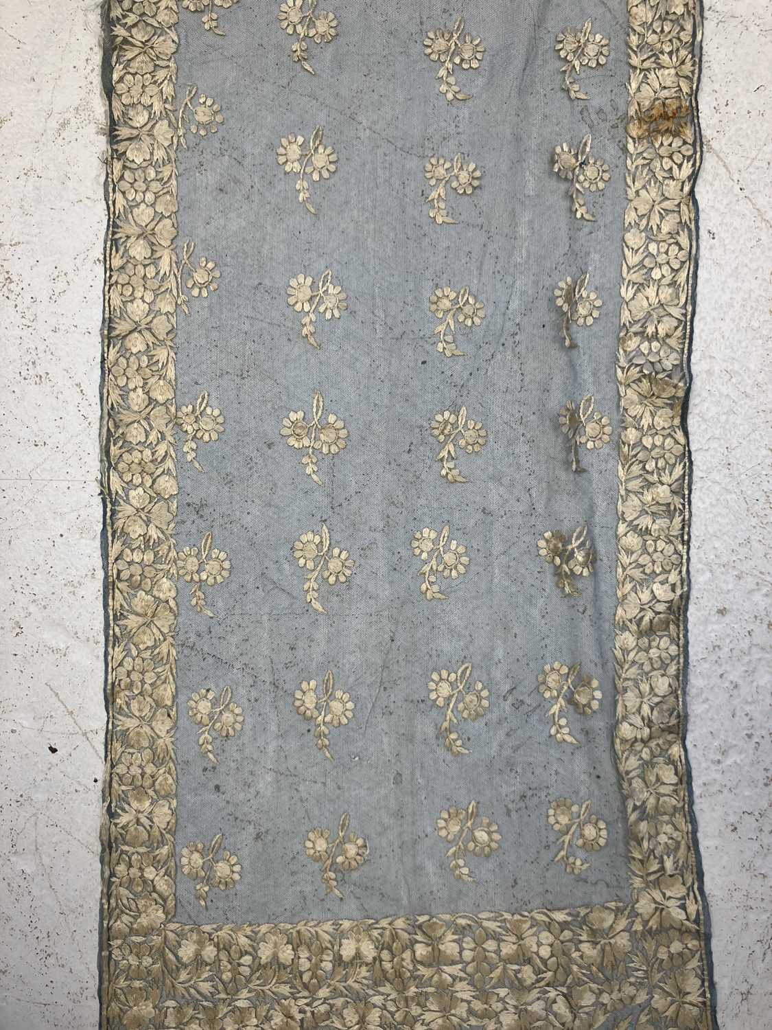 A fine late Victorian lace and embroidered scarf. - Image 11 of 13