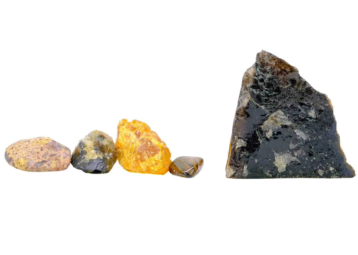 A collection of rough minerals. - Bild 13 aus 15