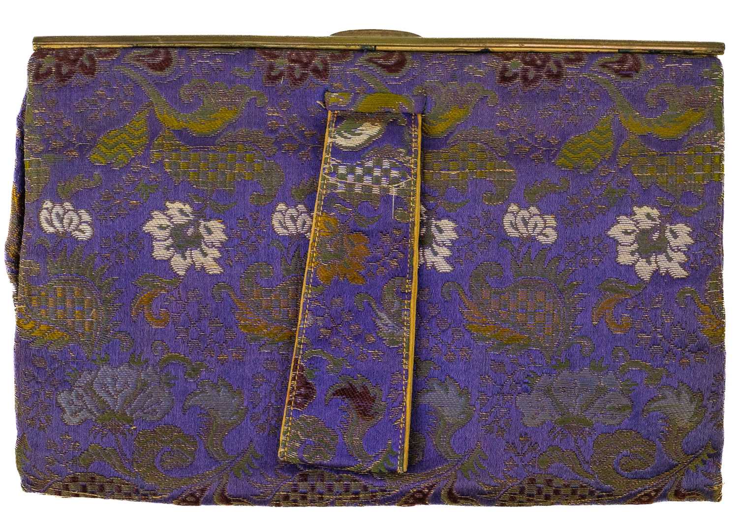 A ladies Chinese clutch bag, embroidered in coloured and metallic silks. - Image 4 of 11