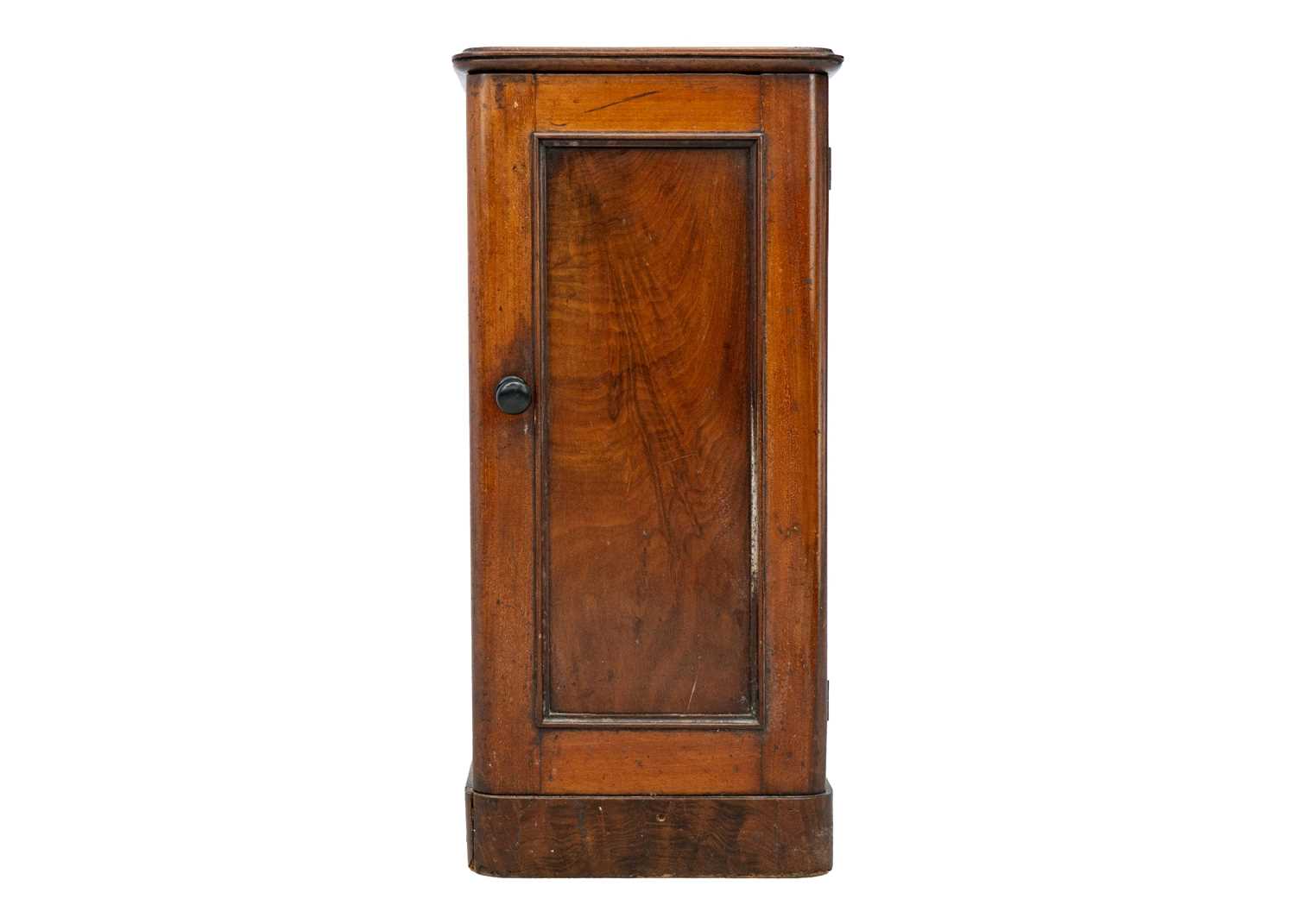 A Victorian mahogany pot cupboard.