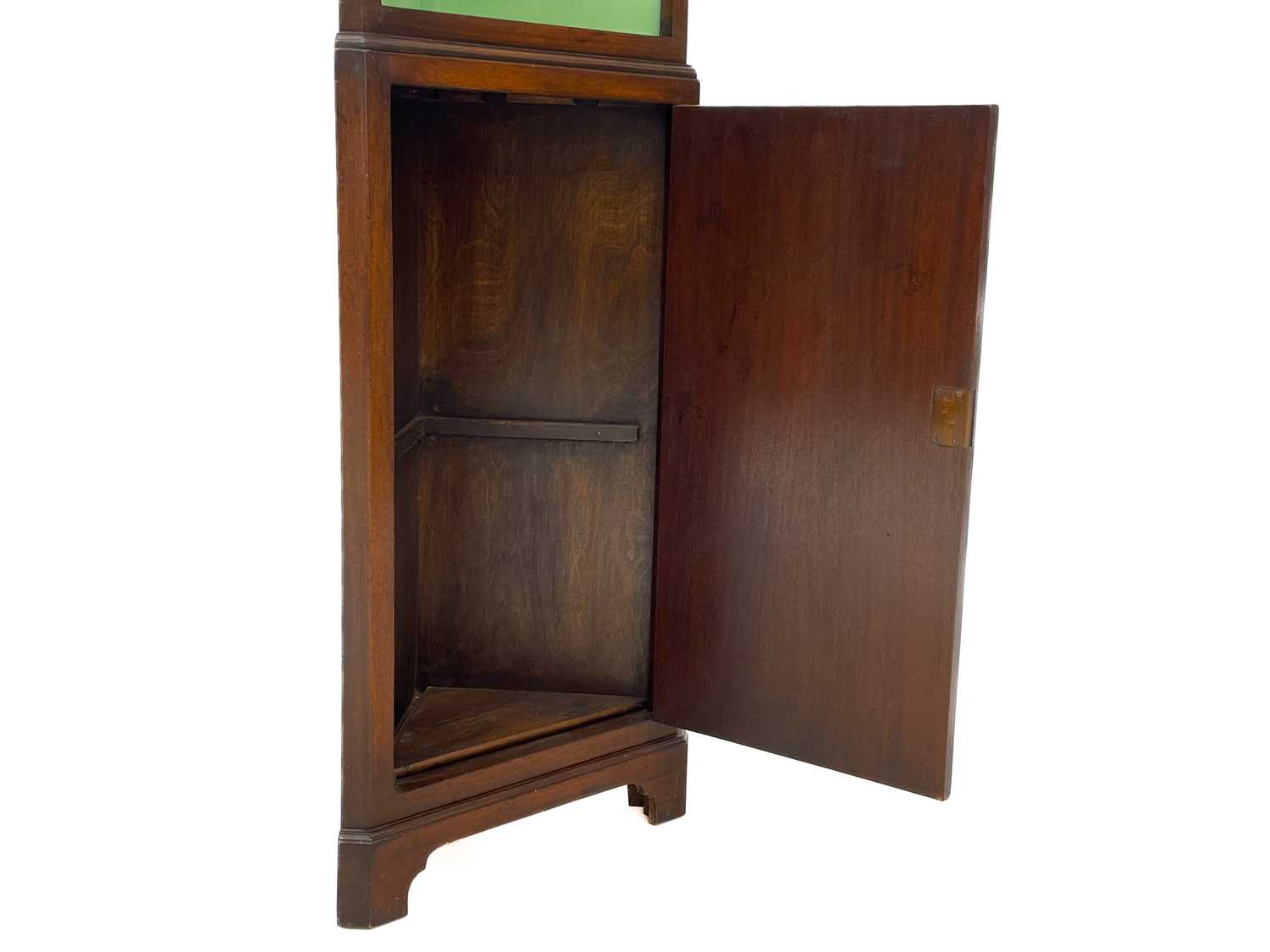 A mahogany corner display cabinet, of diminutive proportions. - Image 4 of 5