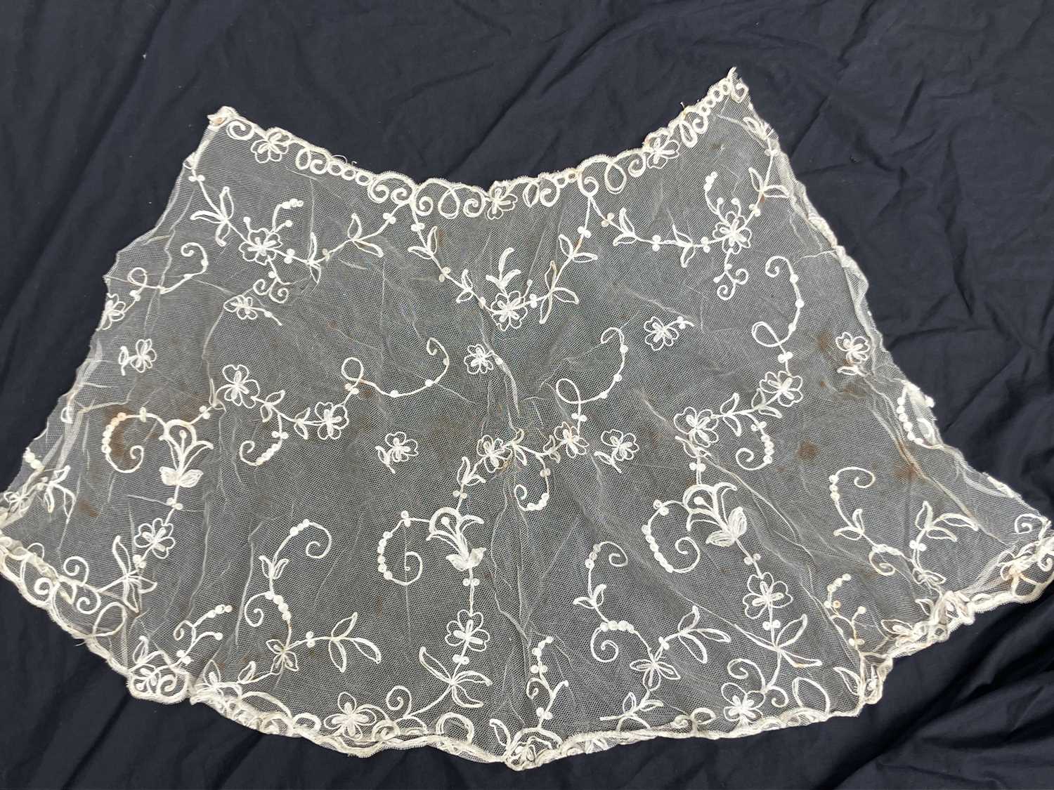 A late 19th century lace petticoat. - Image 11 of 14