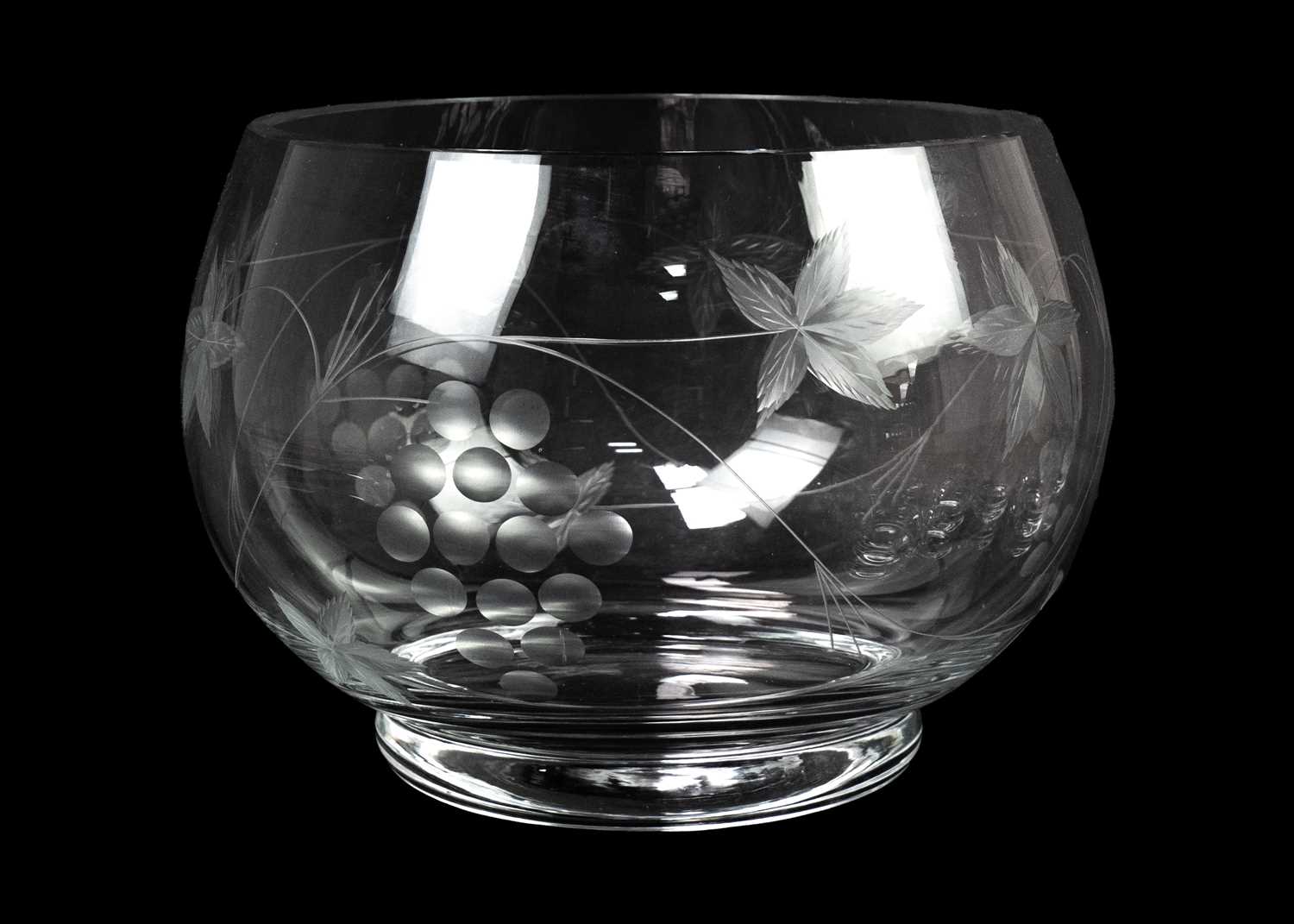 A cut glass punch bowl etched with grapes and vine leaves. - Image 2 of 7