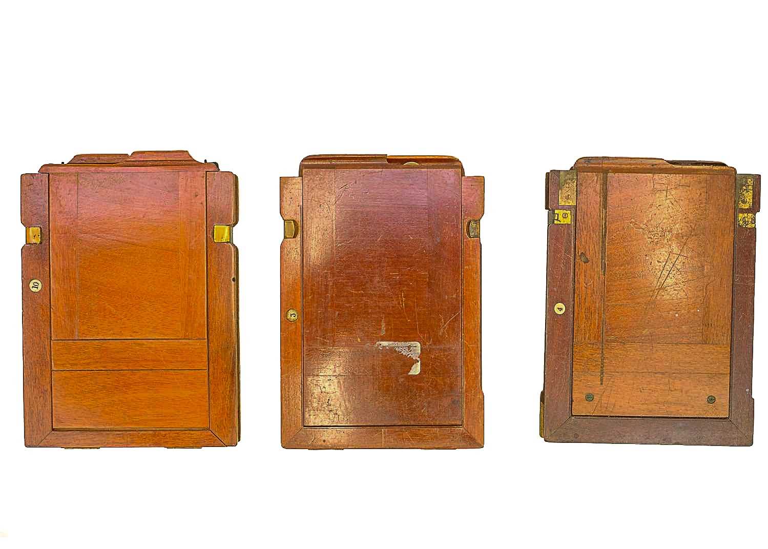 A Thornton Pickard Triple Victo mahogany folding plate camera. - Image 5 of 8