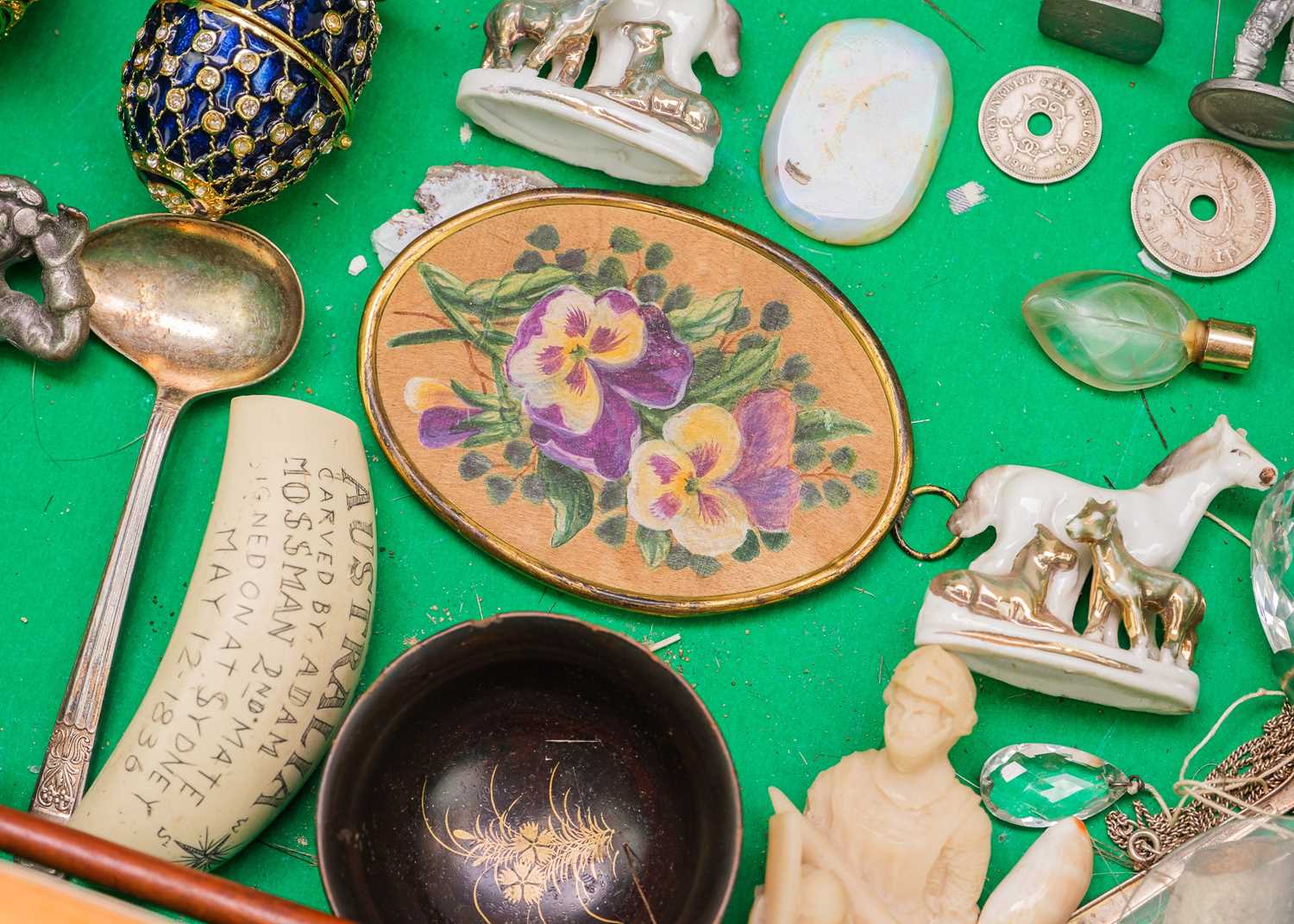 An assortment of collectibles and sundry. - Image 4 of 13