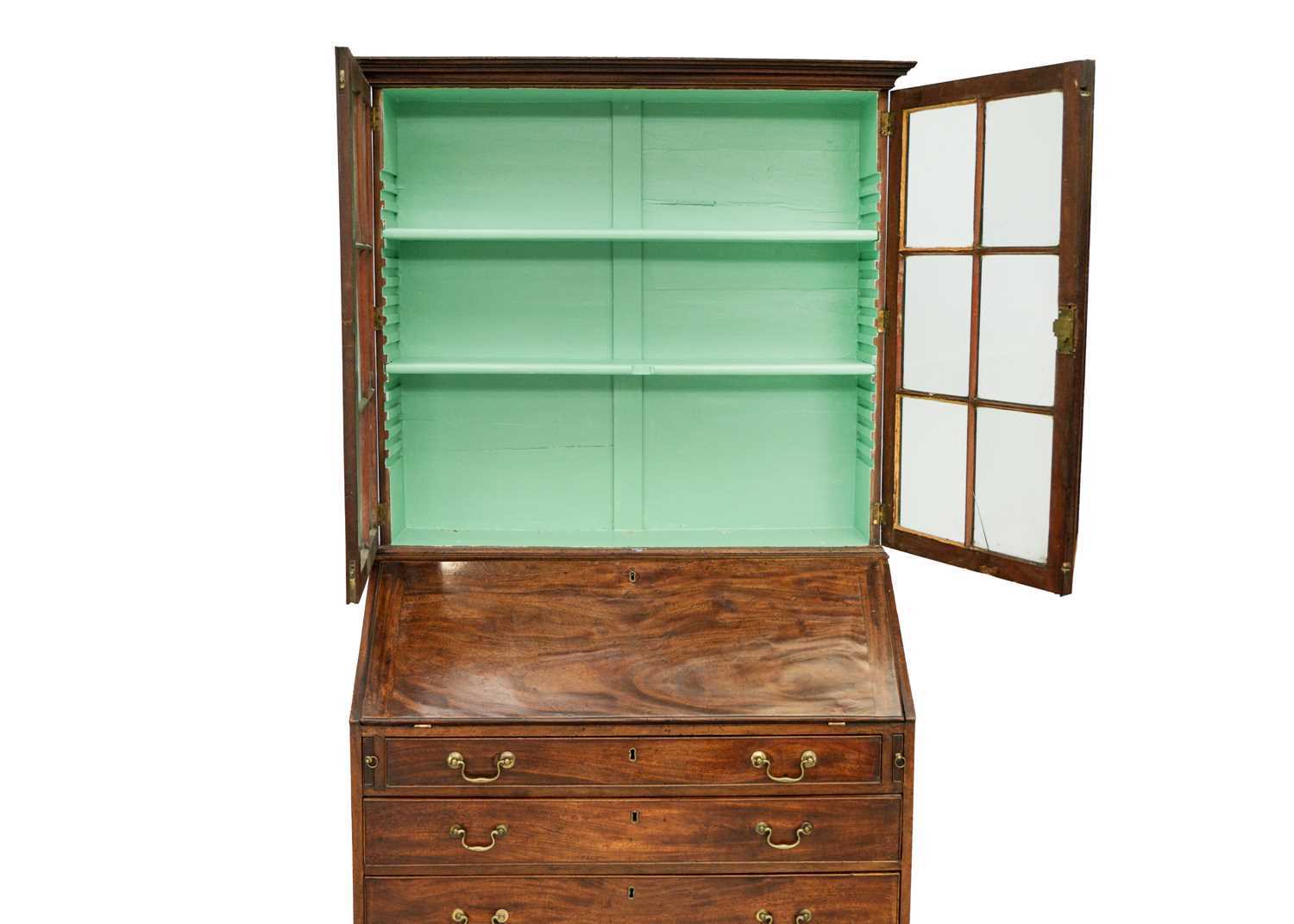 A George III mahogany bureau bookcase. - Bild 5 aus 5