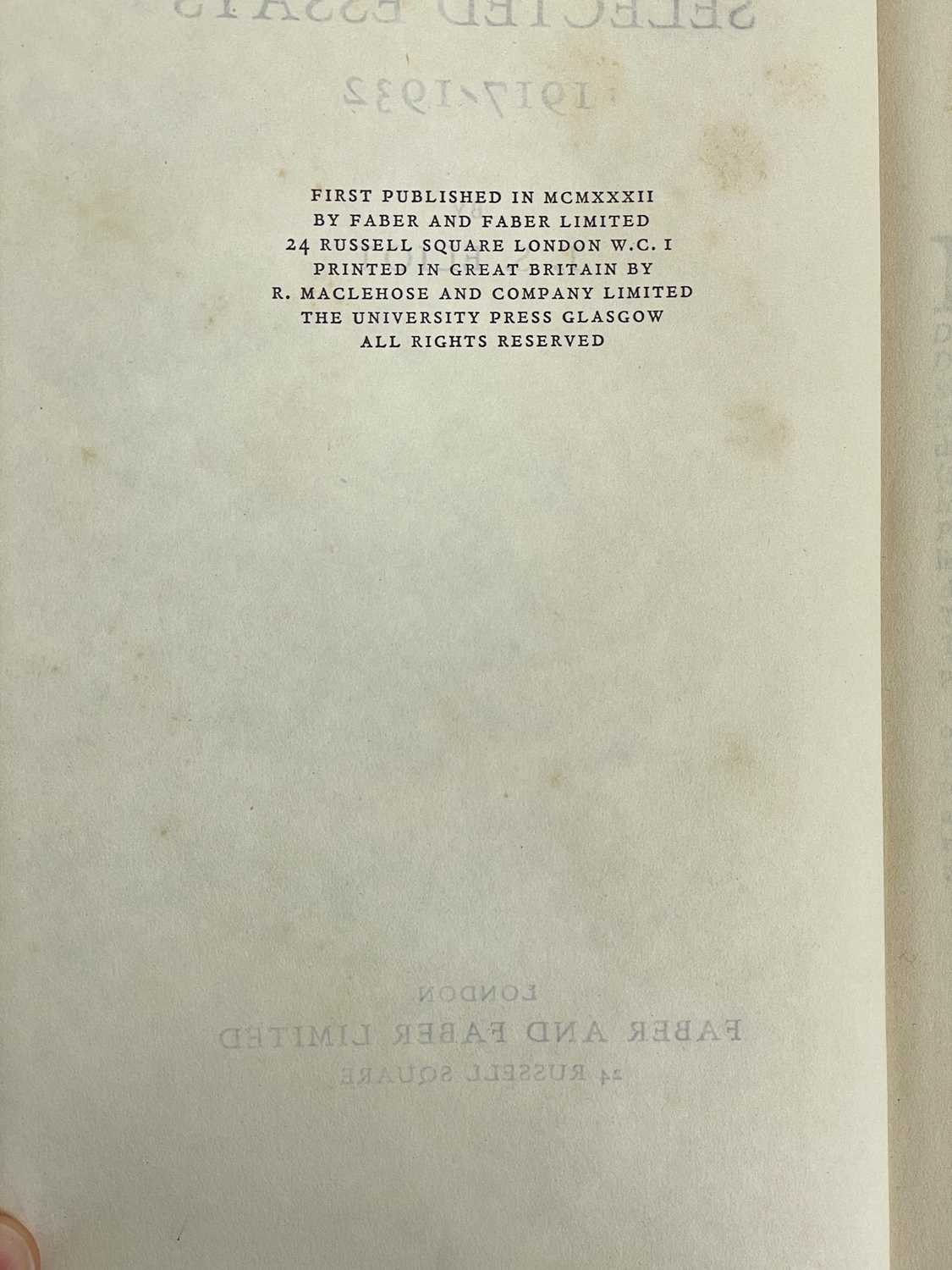 T. S. Eliot. 'Selected Essays 1917-1932,' first edition, lacks dj, original cloth, ink owner - Bild 4 aus 10