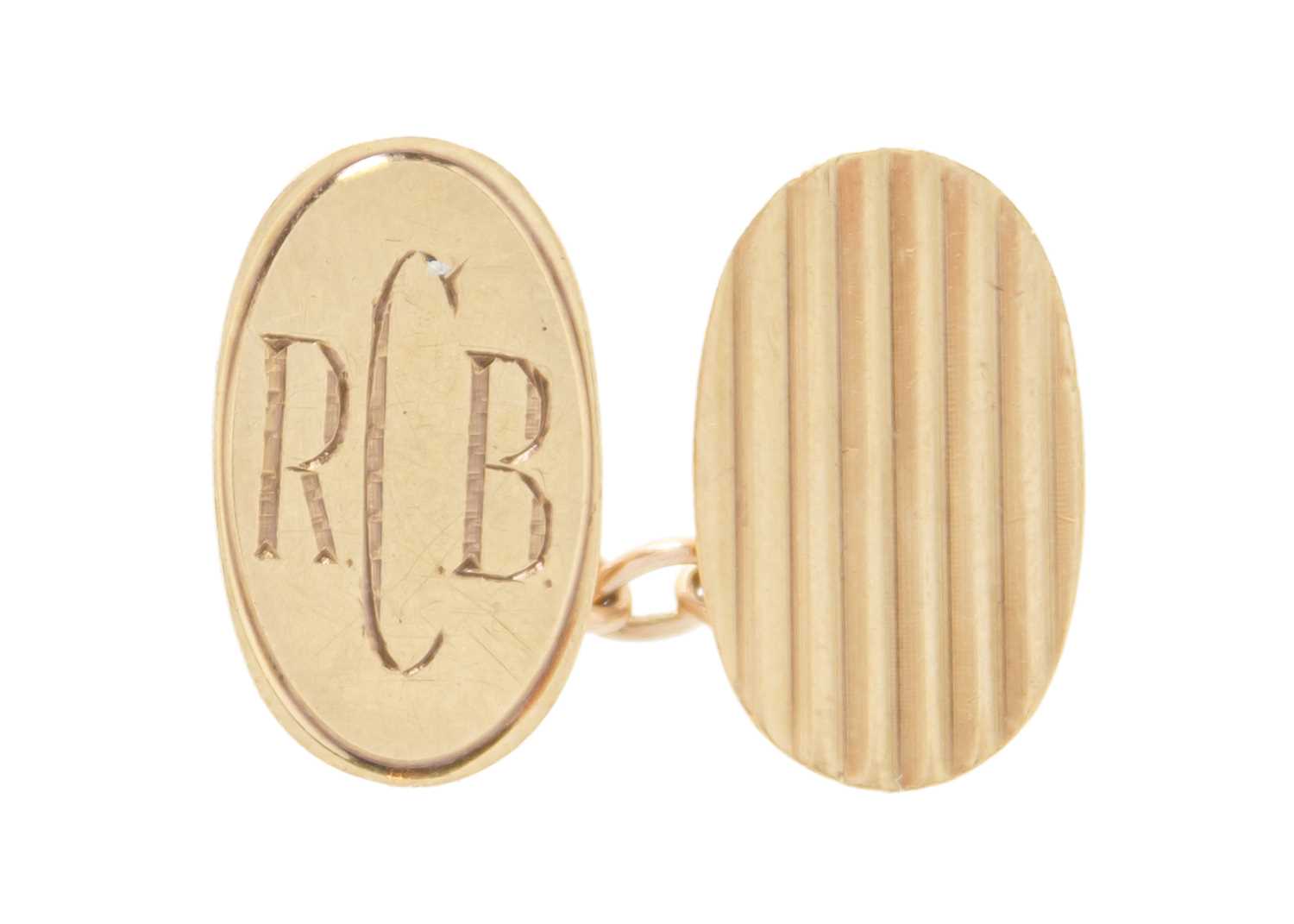 A pair of 9ct oval cufflinks. - Image 2 of 4