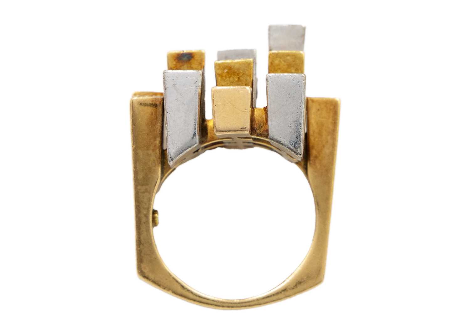 A stylish Modernist 18ct diamond set cube design ring in the style of Bjorn Weckstrom. - Image 5 of 6