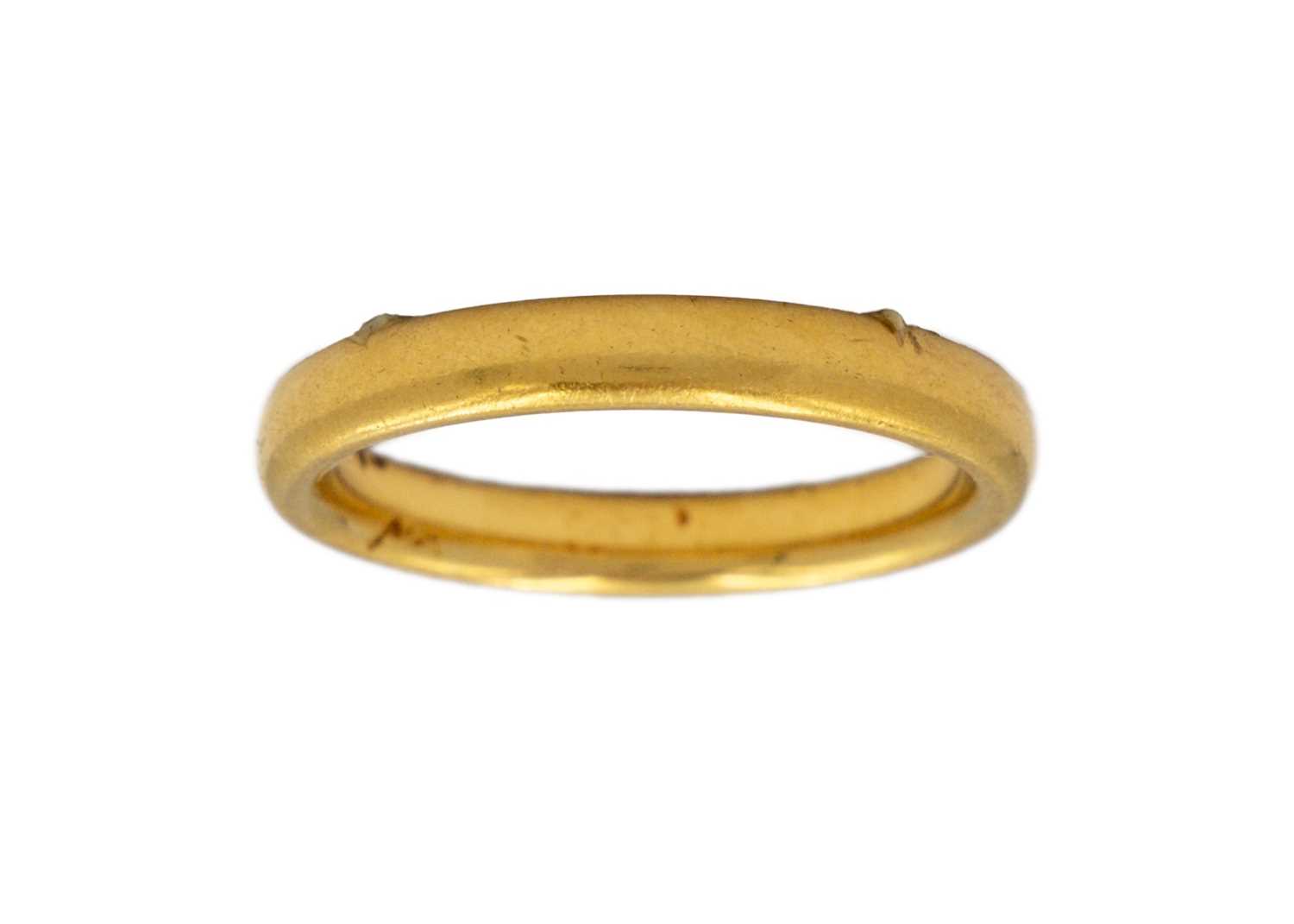 A Victorian 22ct band ring. - Image 5 of 5