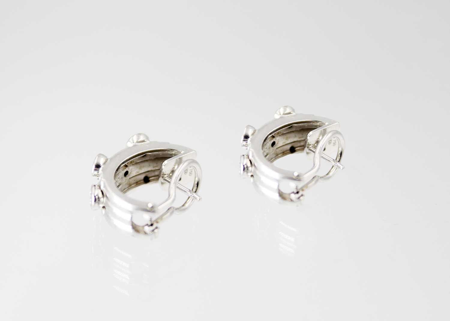 Hans D. Krieger - A stunning pair of 18ct white gold diamond set earrings. - Image 2 of 3