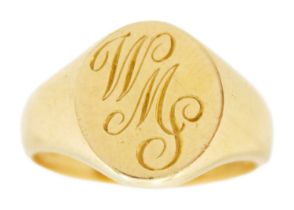An 18ct hallmarked gold gentleman's signet ring.