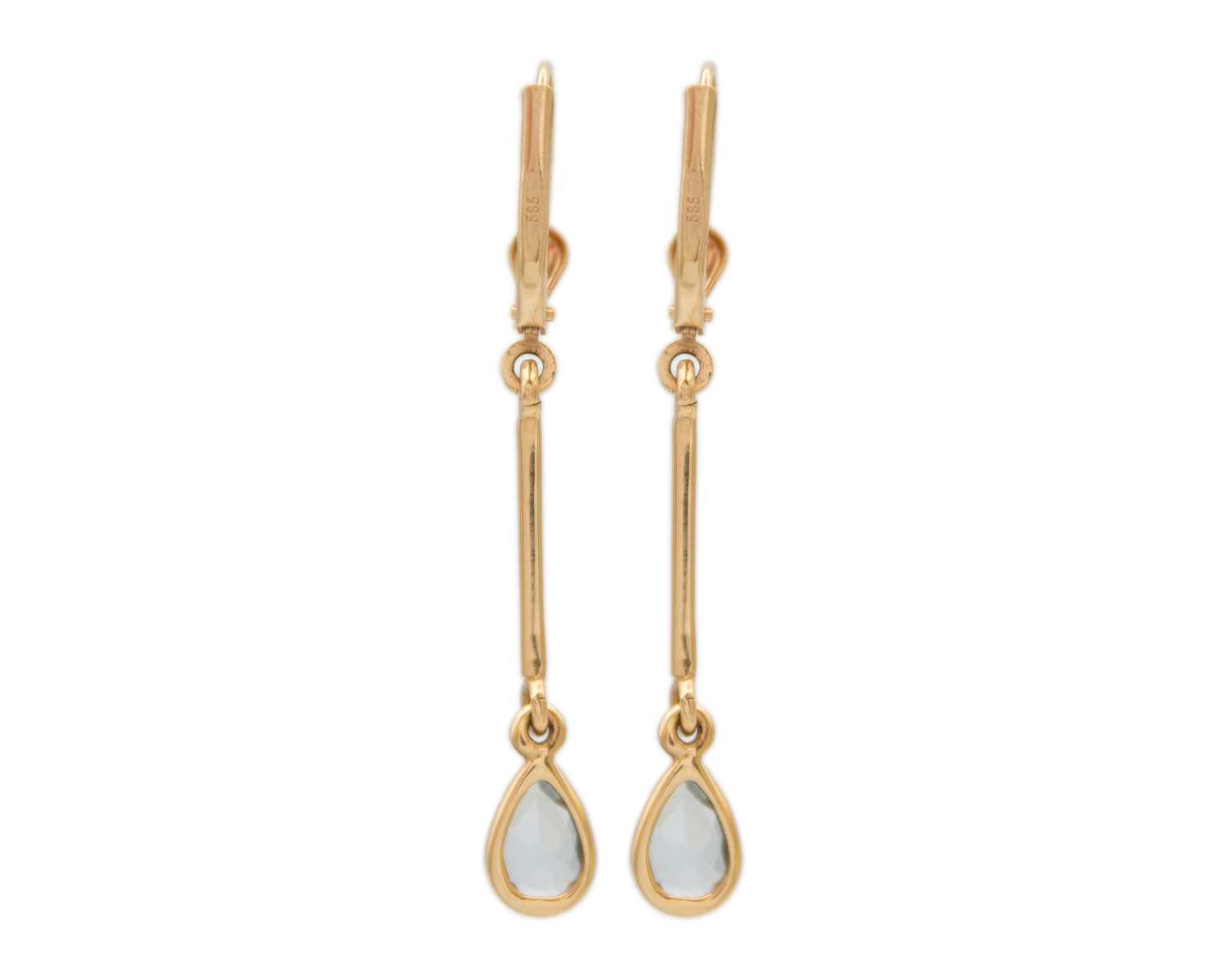 A pair of 14k gold fine aquamarine 'knife edge' drop earrings and 9k gold aquamarine pendant necklac - Image 5 of 5