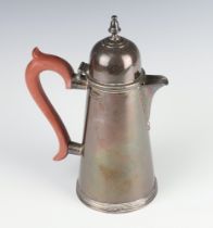 A Queen Anne style silver coffee pot 24cm, Birmingham 1977, maker JB Chatterley & Sons Ltd, 574