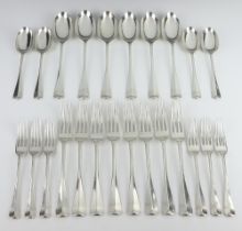A set of Edwardian silver cutlery comprising 8 dessert forks, 8 dinner forks, 4 dessert spoons, 6