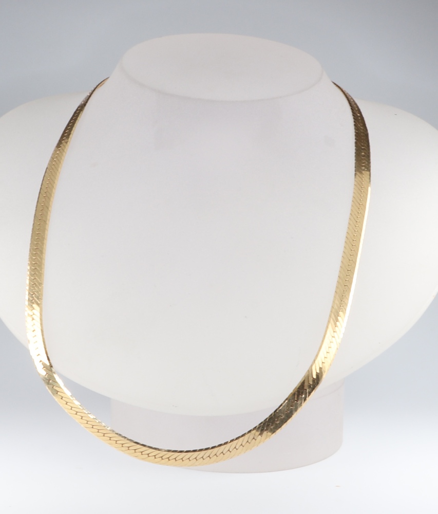 A 9ct yellow gold flat link necklace 46cm, 15.3 grams