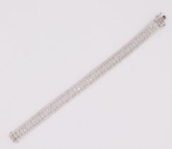 A 9ct white gold diamond bracelet approx. 0.5ct, 18cm