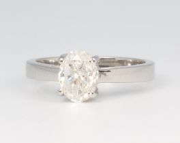 A white metal platinum oval cut single stone diamond ring, approx. 1.5ct, colour H, clarity VS2,