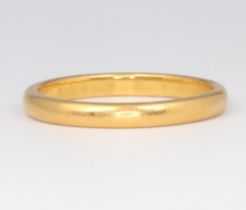 A 22ct yellow gold wedding band, size R, 4.1 grams