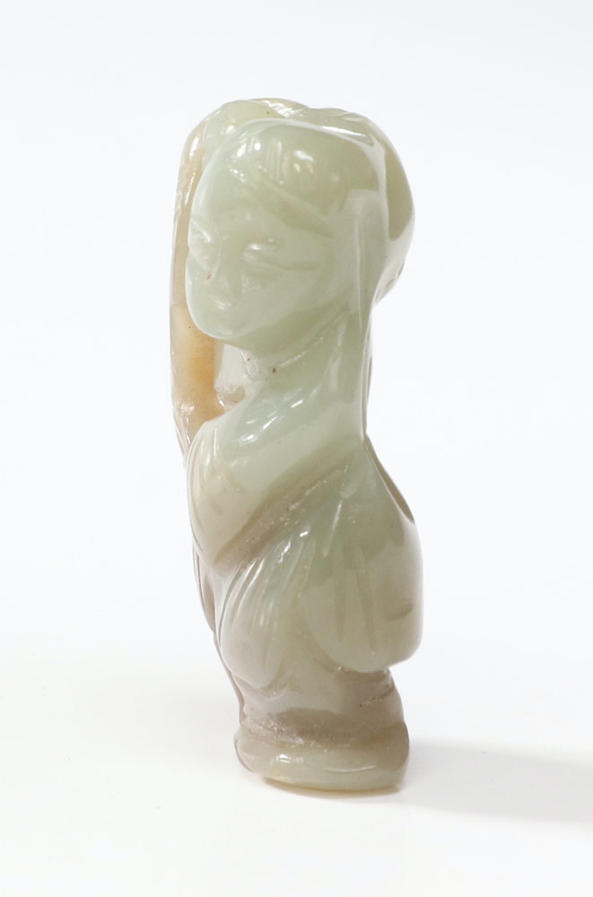 A Chinese hardstone carving of a dog 3cm, ditto standing gentleman 4cm The dog is a pendant and is - Image 3 of 13