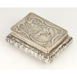 A 19th Century Continental silver repousse snuff box decorated with figures 100 grams, 8.5cm