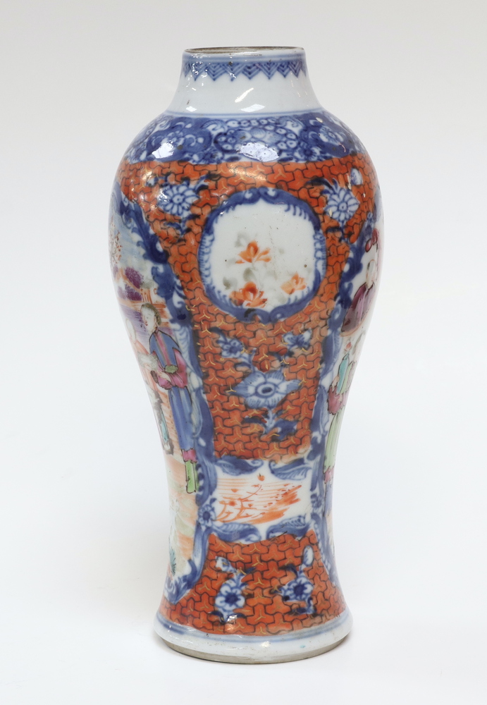 An 18th Century Chinese baluster shaped vase with panel decoration of courtly figures 19cm - Image 9 of 13