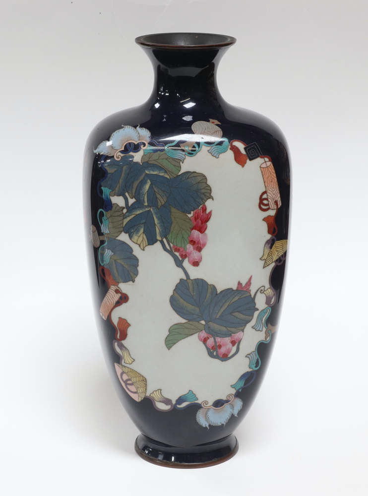 A pair of square Japanese black ground and floral patterned cloisonne enamelled vases decorated - Bild 10 aus 15