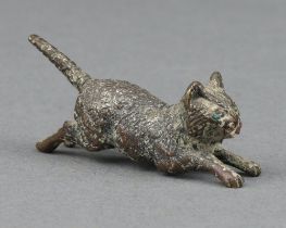 An Austrian cold painted bronze figure of a running cat (unmarked) 1cm x 4cm