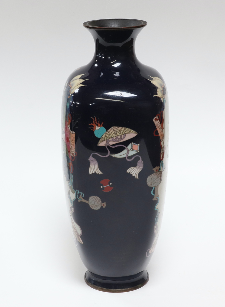 A pair of square Japanese black ground and floral patterned cloisonne enamelled vases decorated - Bild 5 aus 15