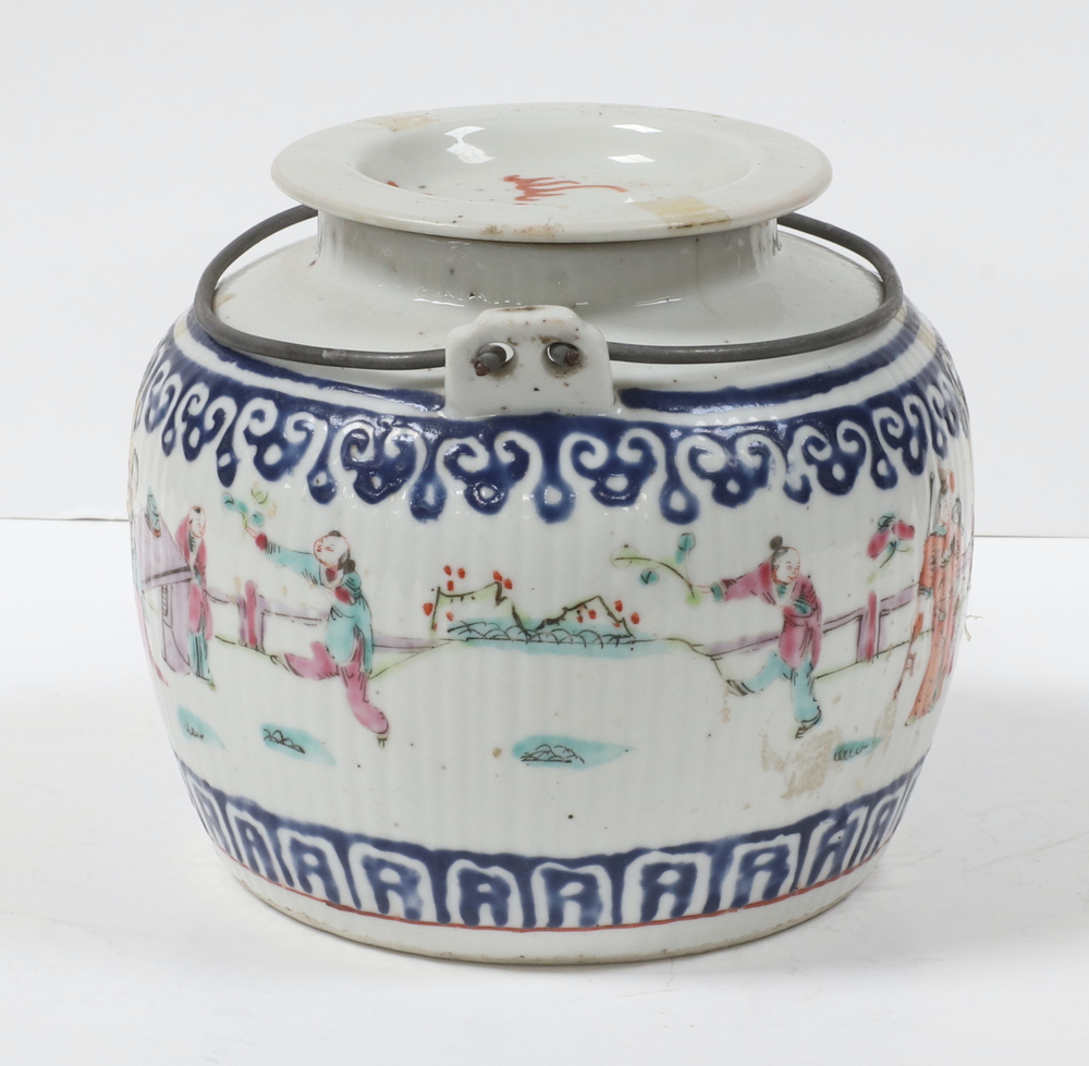 A Chinese teapot the base with seal mark 10cm - Image 5 of 10