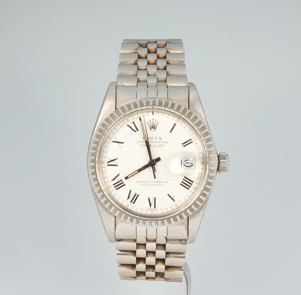 A gentleman's steel cased Rolex Oyster perpetual datejust wrist watch contained in 35mm case with