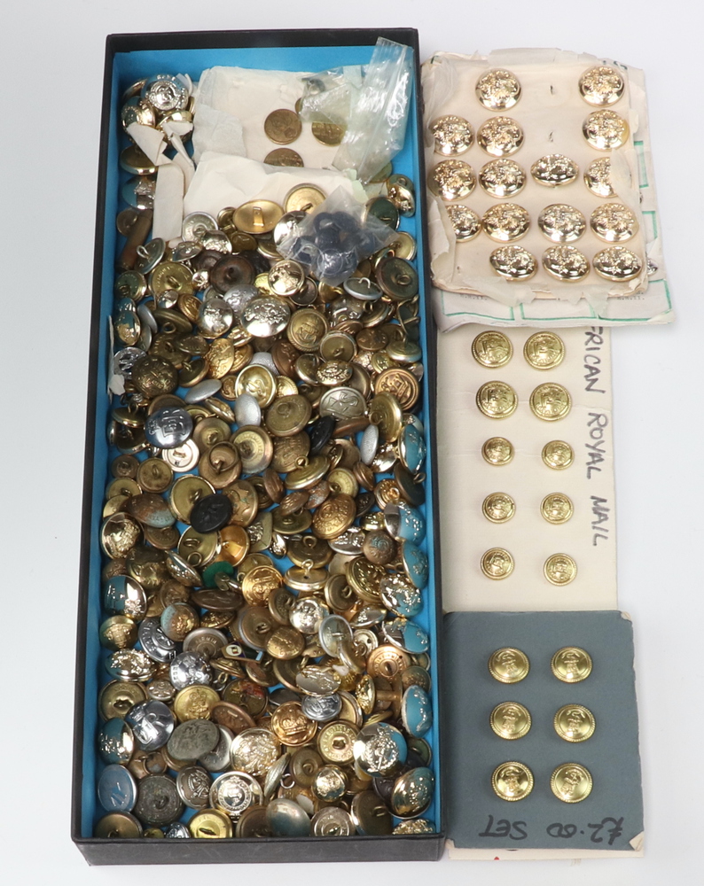 A quantity of Staybright and other military buttons