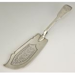 A Victorian silver fiddle pattern fish slice London 1841, 195 grams